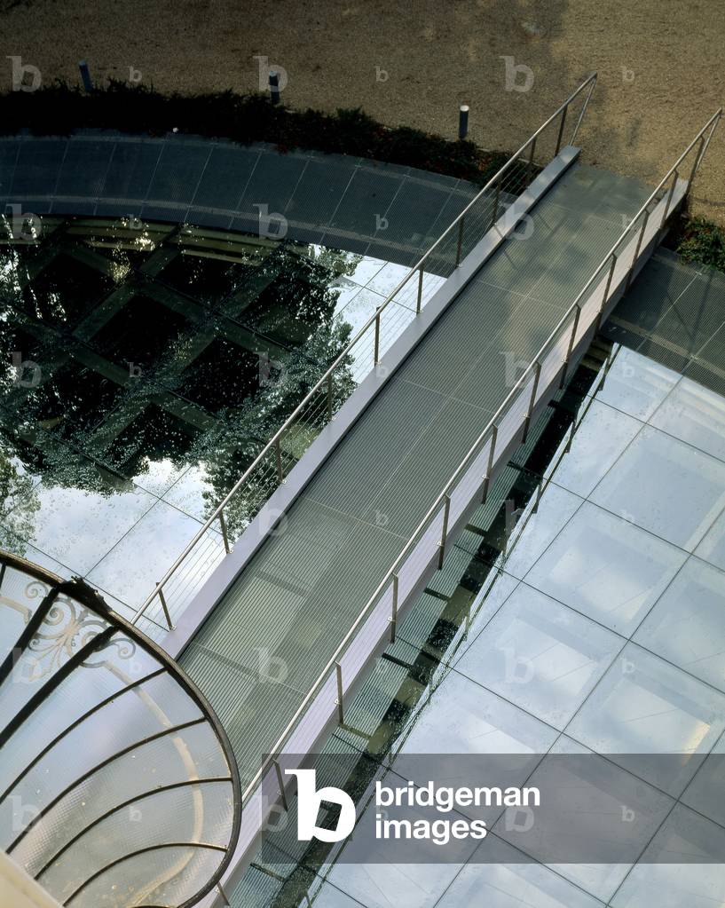 Usinor Sacilor conference center in Saint-Germain en Laye (Les Yvelines). Architect Dominique Perrault, 1989-1991.