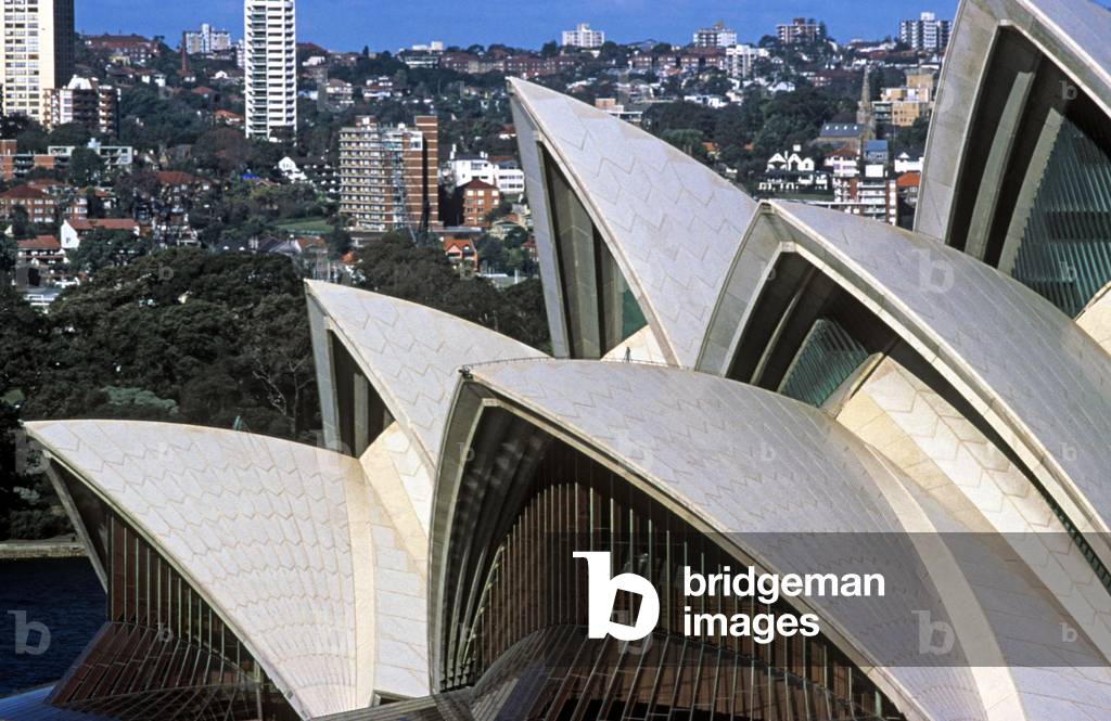 Sydney Opera House (Australia). Architect Jorn Utzon 1957-1973. Photograph 03/07/00.