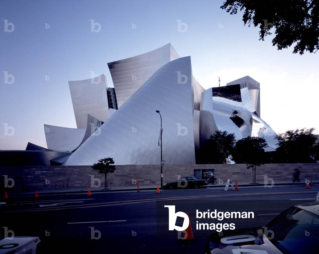 Walt Disney Concert Hall in Los Angeles, United States. Architecture of Franck Gehry 2001-2003. Photography 05/11/03