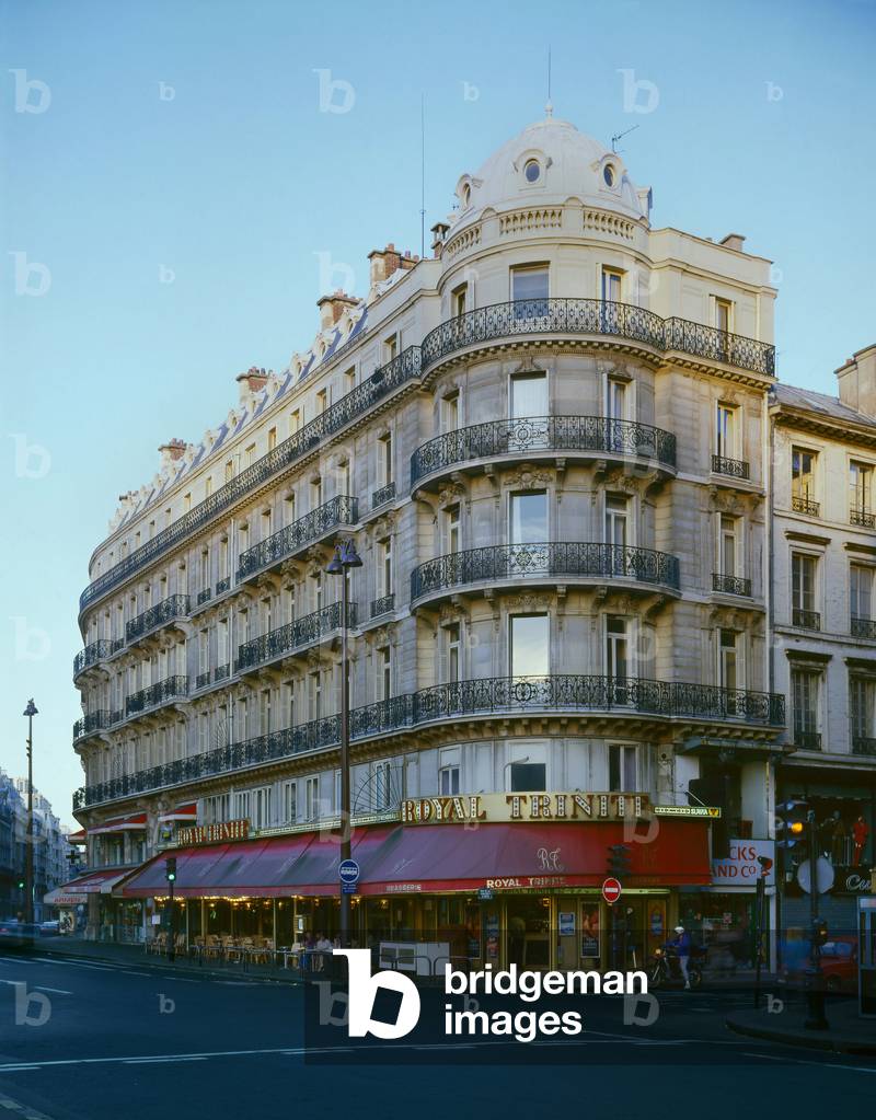Corner building between rue de Chateaudun and Chaussee d'Antin, Paris 9th.