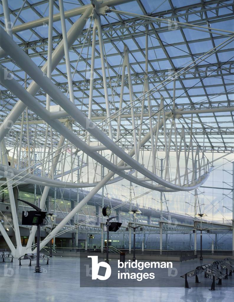 Roissy TGV station. Architecture by Jean-Marie Duthilleul, RFR and Paul Andreu, 1995 (photo)