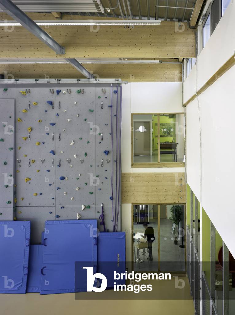 Le Pole Jeunesse, Sports and Culture “” Le Plateau””, 74 rue Anatole France, Grenoble, Isere, Rhone Alpes (Rhone-Alpes), France. Architecture of Nicolas C Guillot with Radiu Molnar and Pascal Pinccinato, 2006-2008. Photography 10/06/08