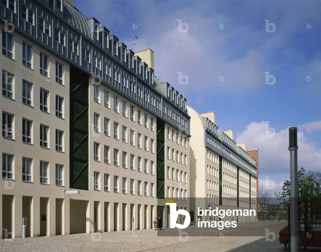 Housing building, Avenue Jean Jaures in Paris 75019. Architect Aldo Rossi, realisation 1991. Photography 1991.