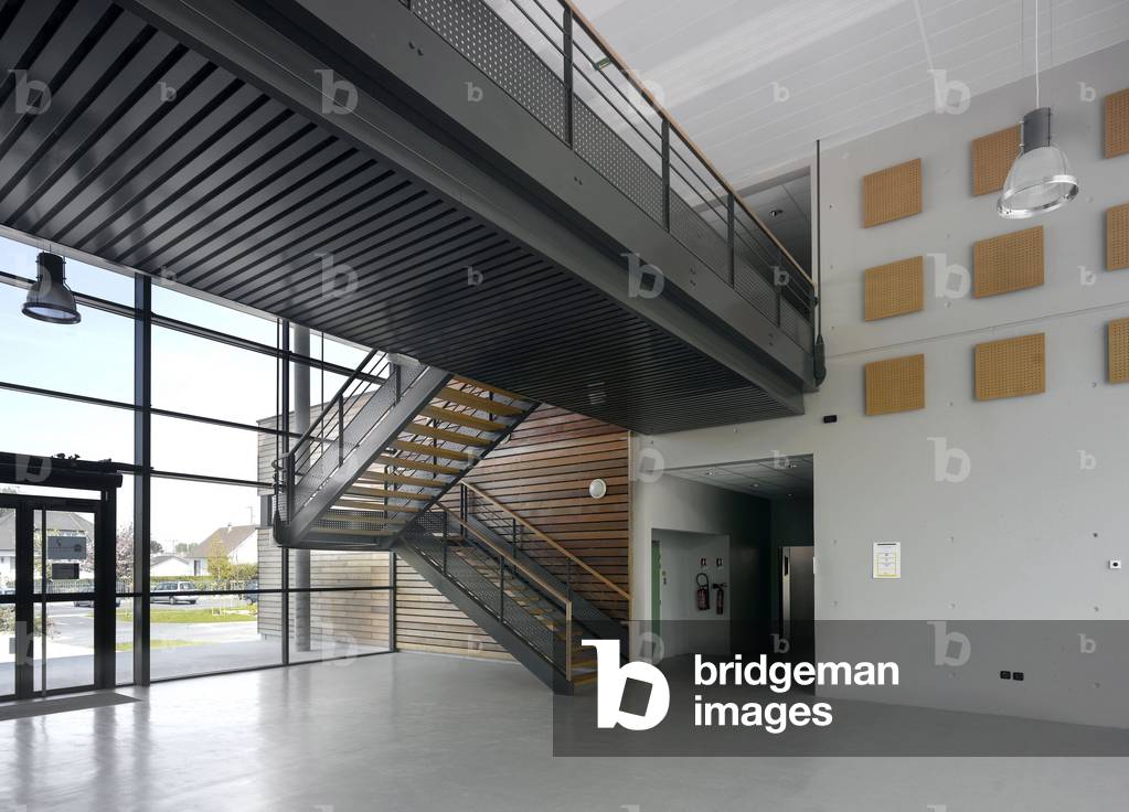 The University of Technology, Centre Pierre Guillaumat, in Compiegne (Oise). Architect ARVAL, 1996.