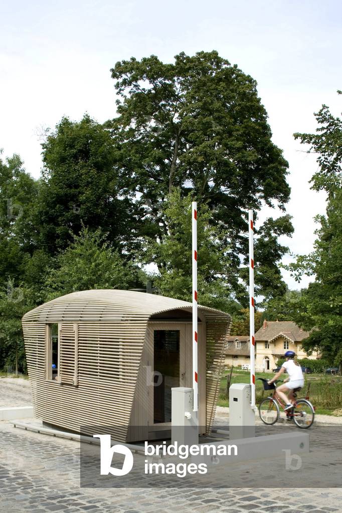 Les guerites du Parc de Saint-Cloud (Saint Cloud), Hauts-de-Seine (Hauts de Seine), Ile de France (Ile-De-France), France. Architecture of Yves Pages and Benoit le Thierry d'Ennequin, 2005. Photography 10/07/05
