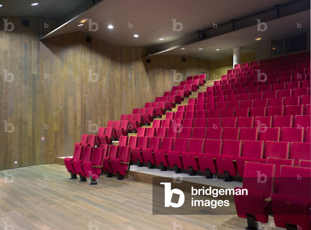 The Conservatoire de danse, de musique et d'art dramatique, 55-61 rue Marthe, Clichy la Garenne (Hauts de Seine). Architect Bernard Desmoulin, 2009. Photography 10/09/09.