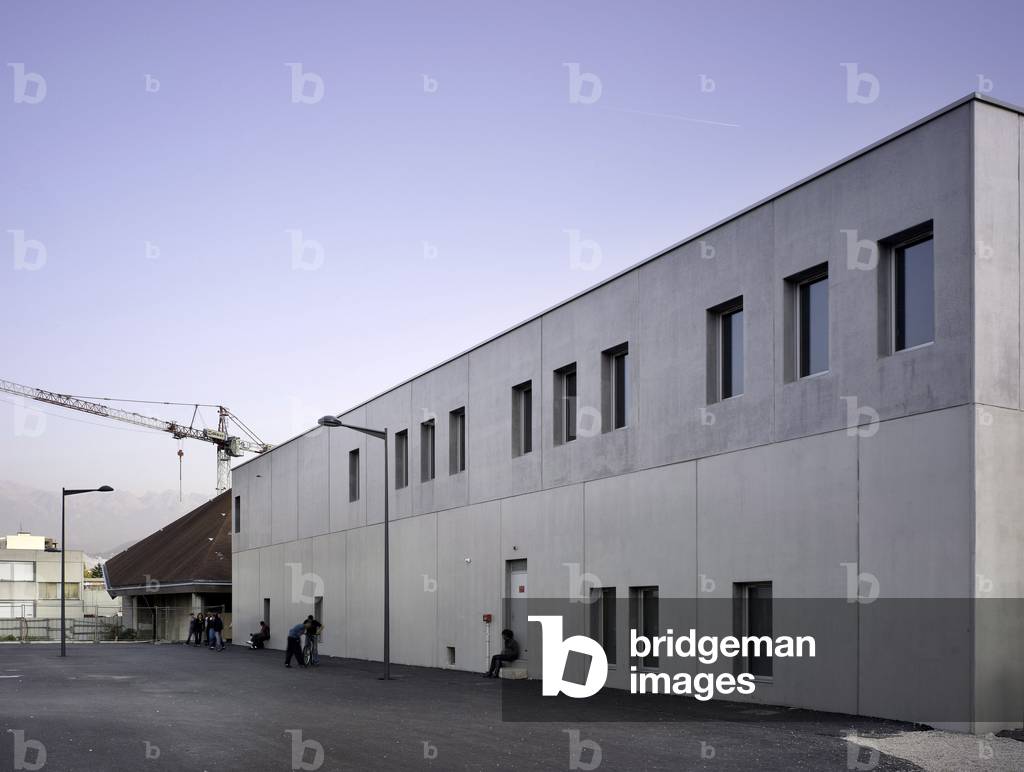 Le Pole Jeunesse, Sports and Culture “” Le Plateau””, 74 rue Anatole France, Grenoble, Isere, Rhone Alpes (Rhone-Alpes), France. Architecture of Nicolas C Guillot with Radiu Molnar and Pascal Pinccinato, 2006-2008. Photography 10/06/08