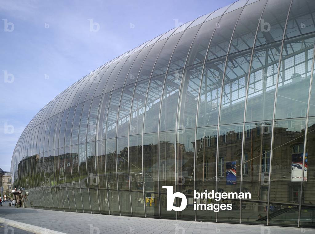 Strasbourg station (Bas Rhin, Alsace). Extension, Station Square. Architects Jean Marie Duthilleul and Etienne Tricaud, realisation 2007. Photography 30/07/08.