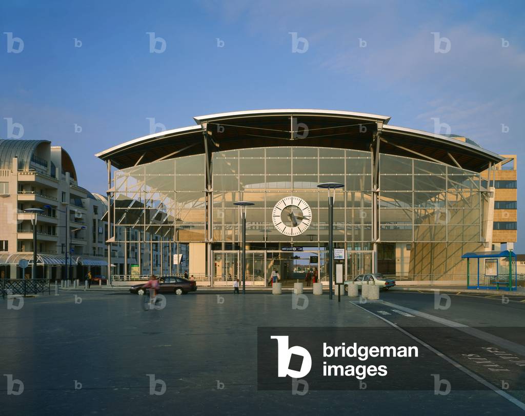 Cergy le Haut railway station, Pontoise (Val d'Oise). Architect Jean Marie Duthilleul, 1994. Photography 1994