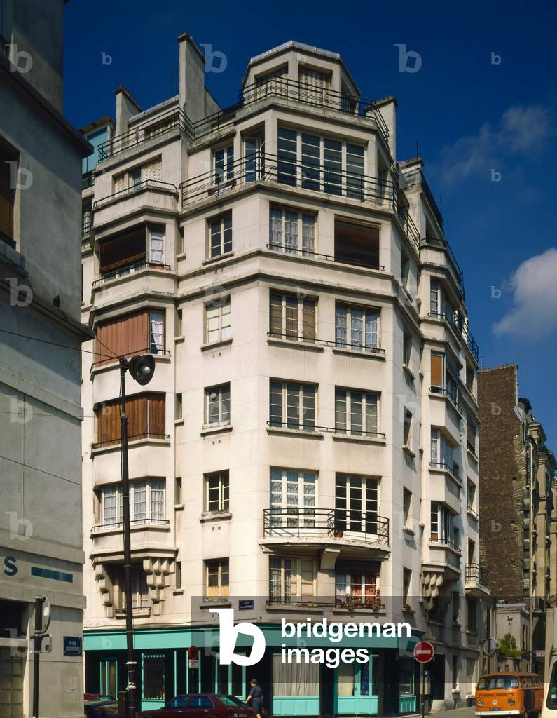 Parisian corner building, on rue Pierre Dupont, Paris 10th. Photography 1990.