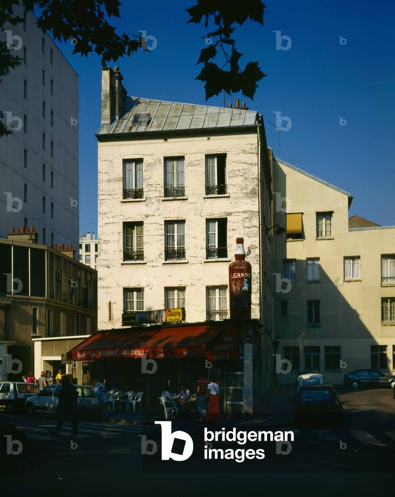 Corner building Boulevard Richard Lenoir Paris 11th arrondissement.