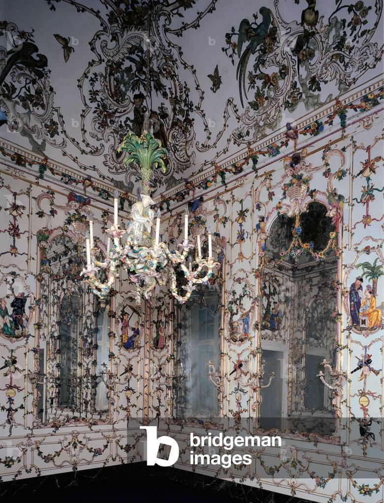 Cabinet with Porcelain from the Royal Palace at Portici, 1757 - 1759 (porcelain painted and gilded, stucco and mirrors)