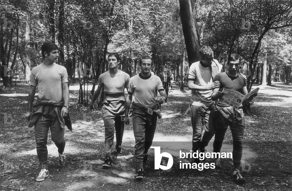 Gianni Rivera, Roberto Rosato, Giovanni Lodetti, Giorgio Puia and Gigi Riva walking in Chapultepec, Mexico City, Mexico