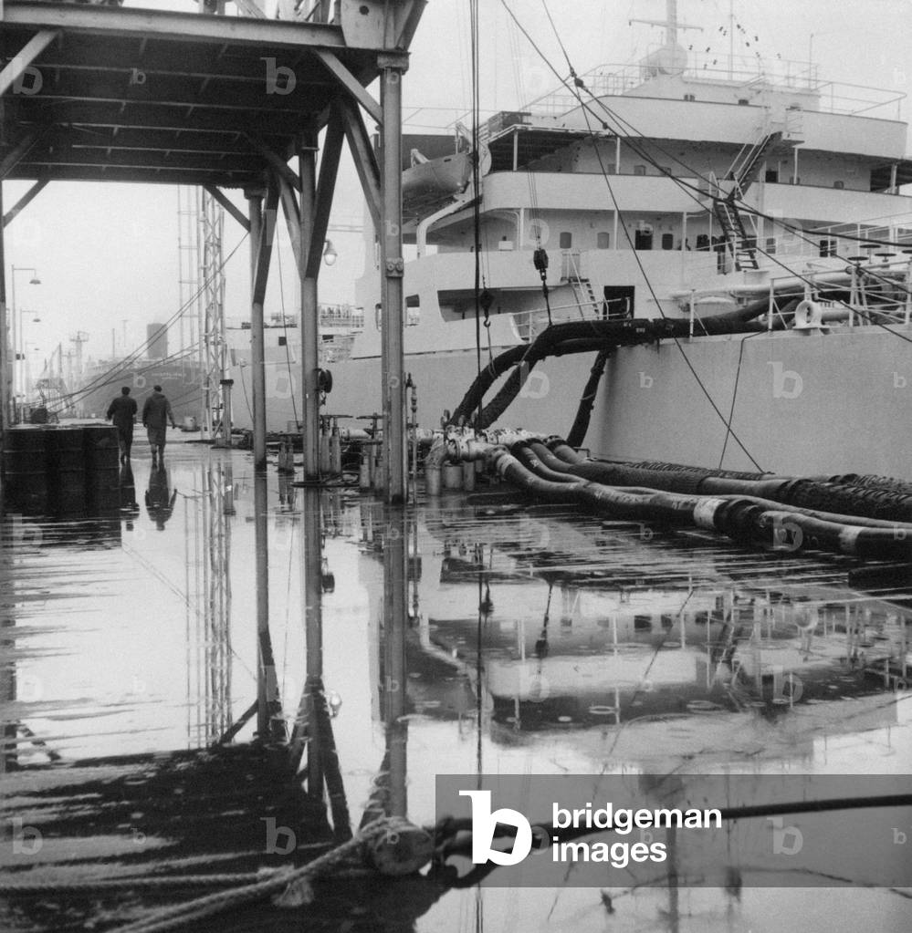 Oil tanker docked by the harbour of al Ahmadi, Ahmadi, Kuwait
