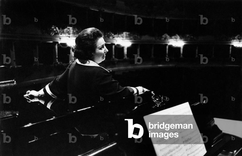 Montserrat Caballé singing, 1975 (b/w photo)