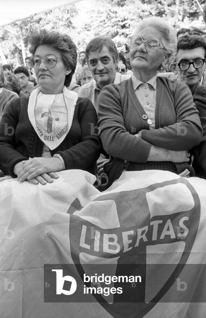 Two women attending the 7th National Friendship Day