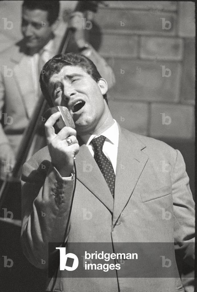 Singing solo performance