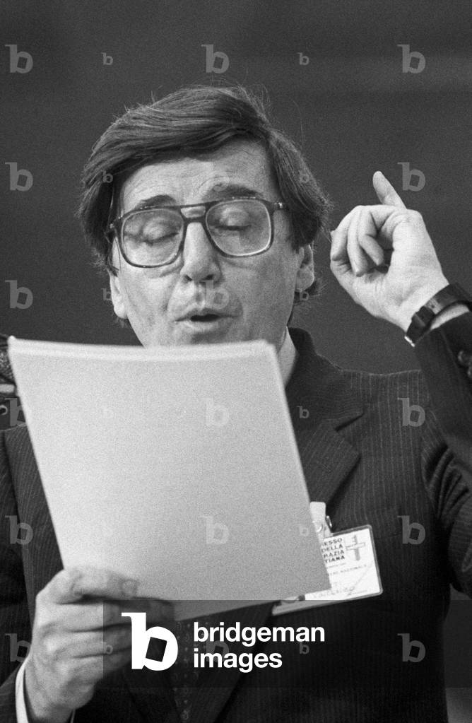 Vincenzo Scotti gives his speech at the XVI Congress of the Christian Democracy in Rome