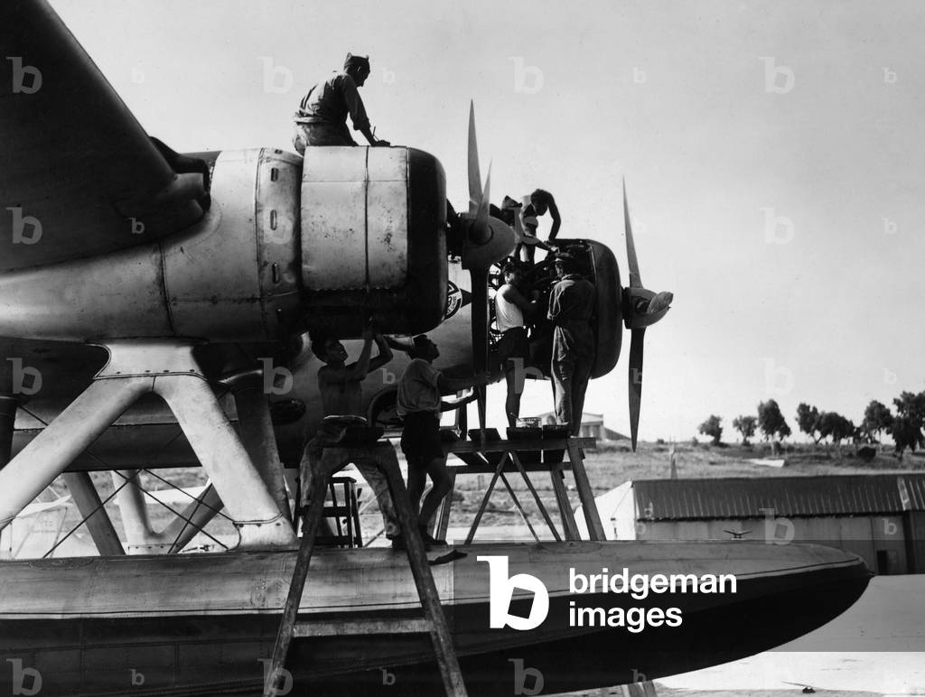 Seaplane overhauling