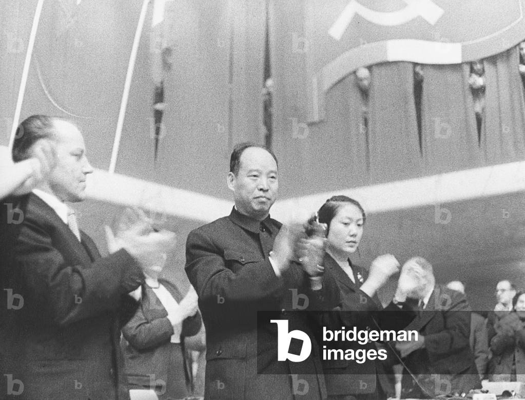 Foreign delegates attending the Italian Communist Party (PCI)'s 8th Meeting, Rome, December 1956 (photo)
