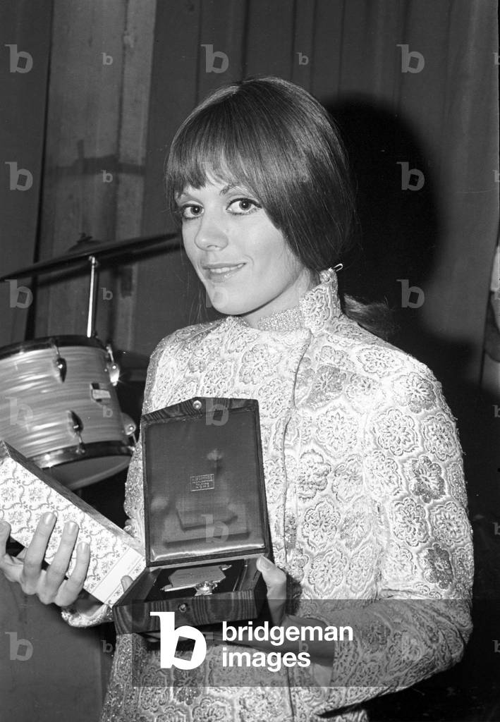Caterina Caselli in Sorrento, Italy, 1968 (b/w photo)