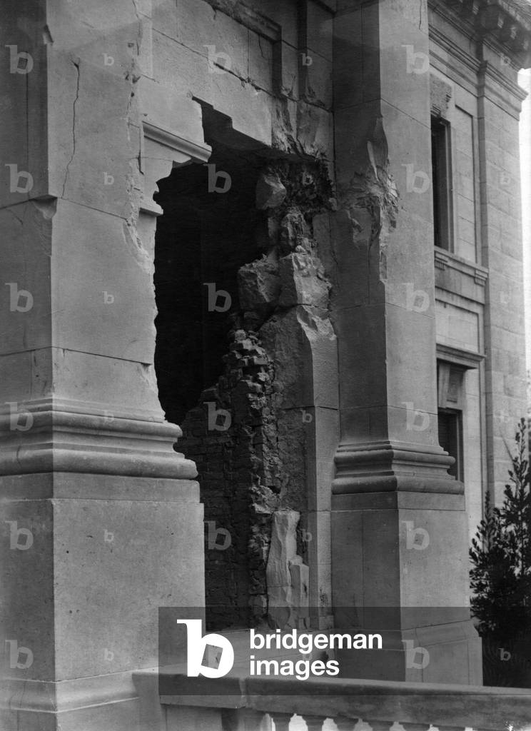 Bombing on the Regency Palace