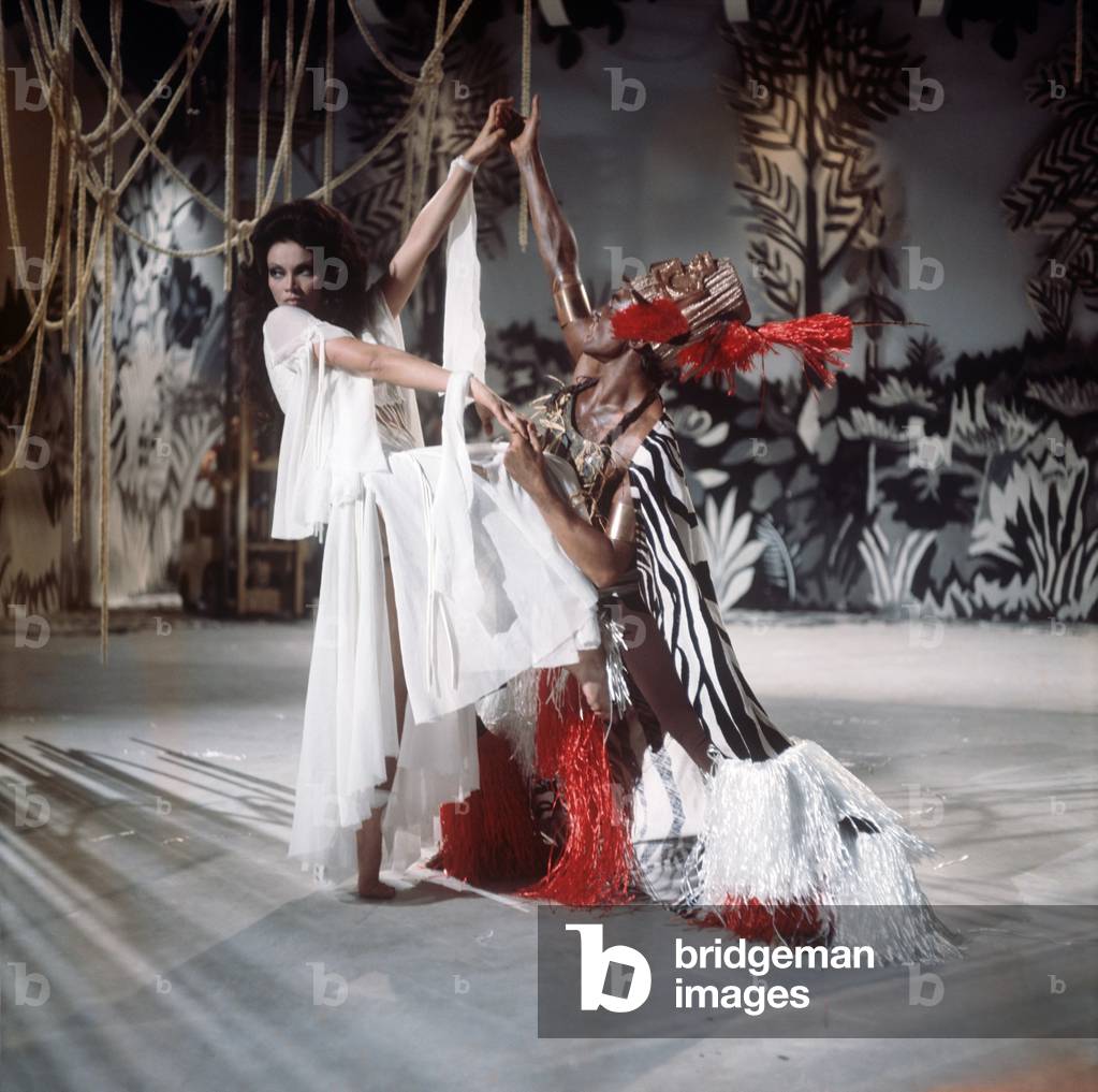 Chelo Alonso with a male dancer in the TV studios of E perché no?