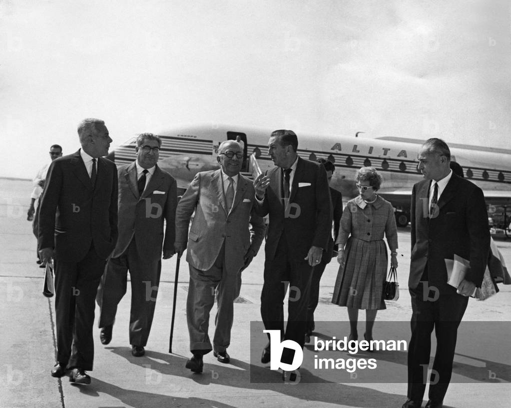 Arnoldo Mondadori with Walt Disney and his wife, Italy