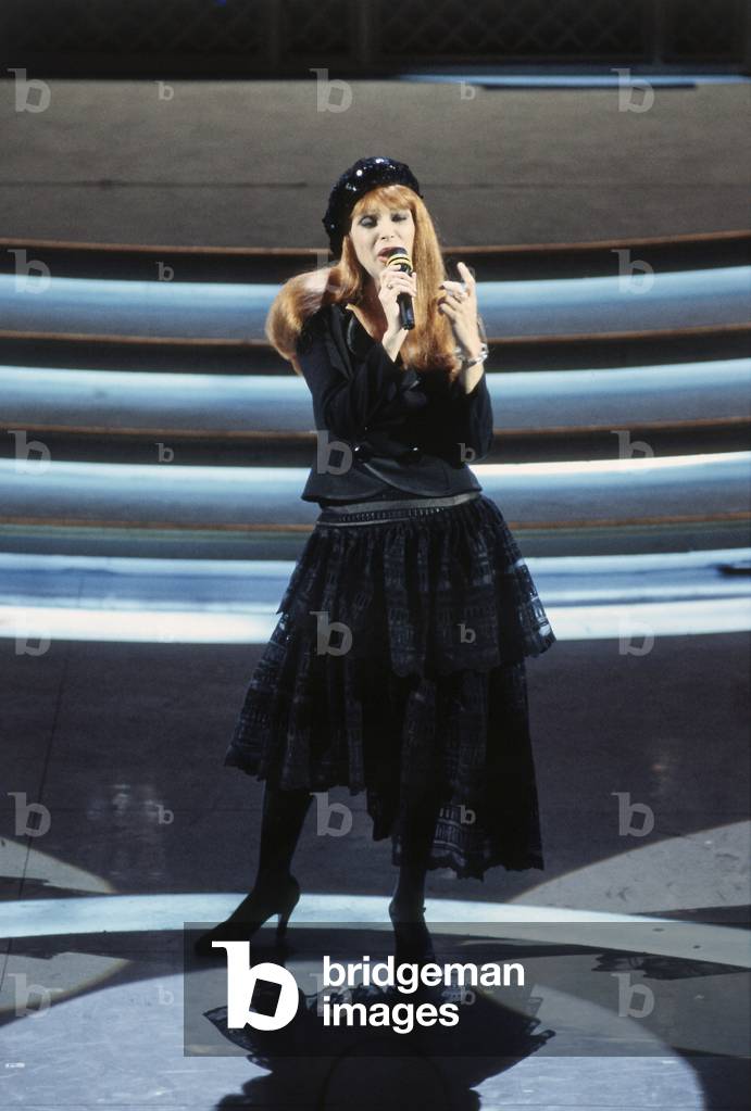 Milva sings on the stage of the Ariston theatre, Sanremo, Italy