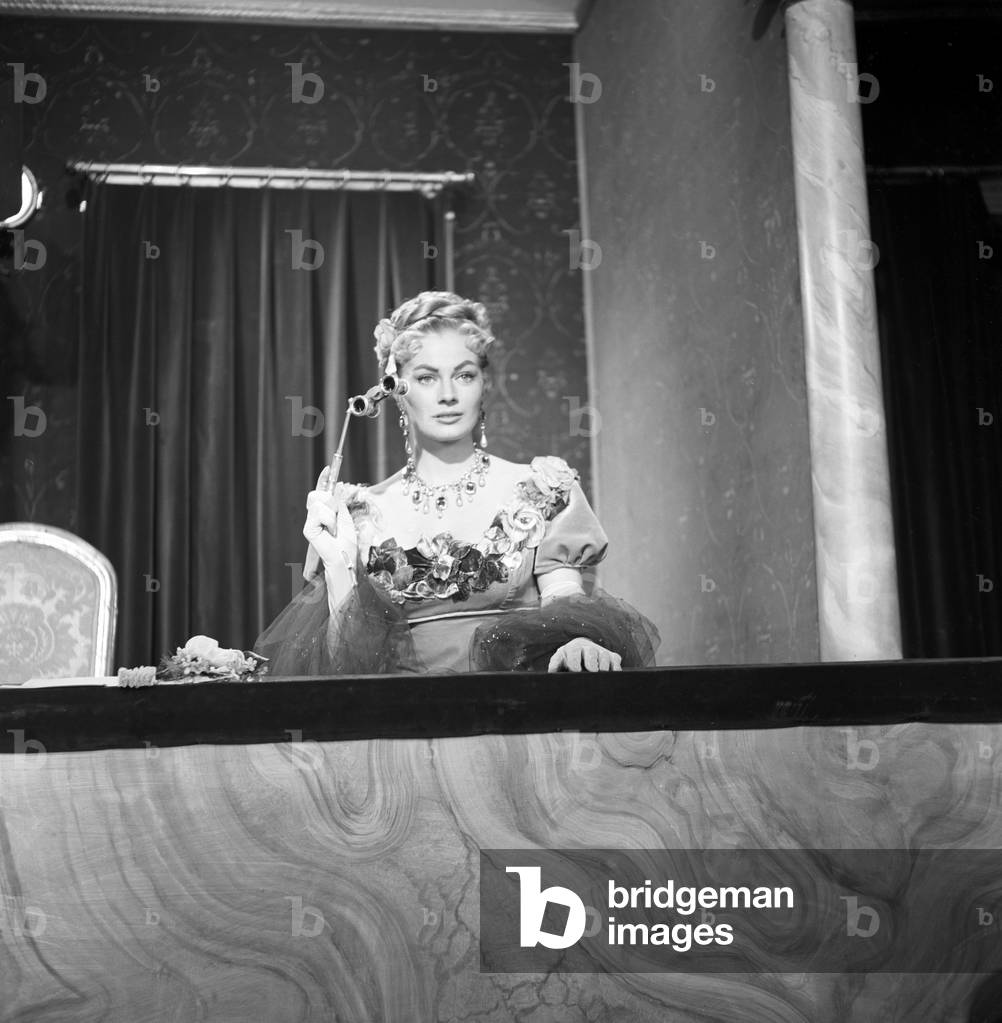 Anita Ekberg in War and Peace (b/w photo)