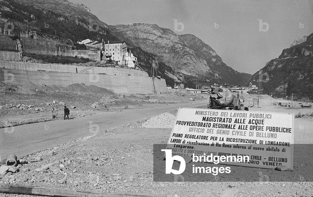 Vajont disaster, Maddeningly slow proceding in the Longarone Valley, The rebirth of the village damaged in 1963 has been stopped by a maze of laws, rules and administrative orders, Longarone, 11th October 1963 (photo)