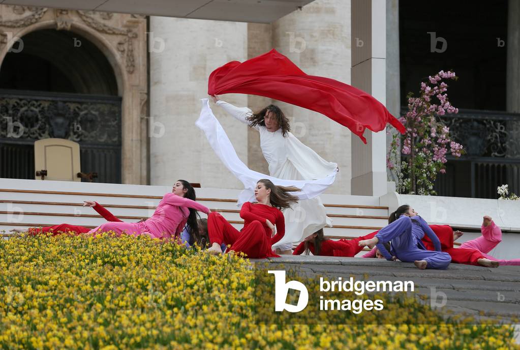 Artistic performance dedicated to the Divine Mercy, Vatican, 2016 (photo)