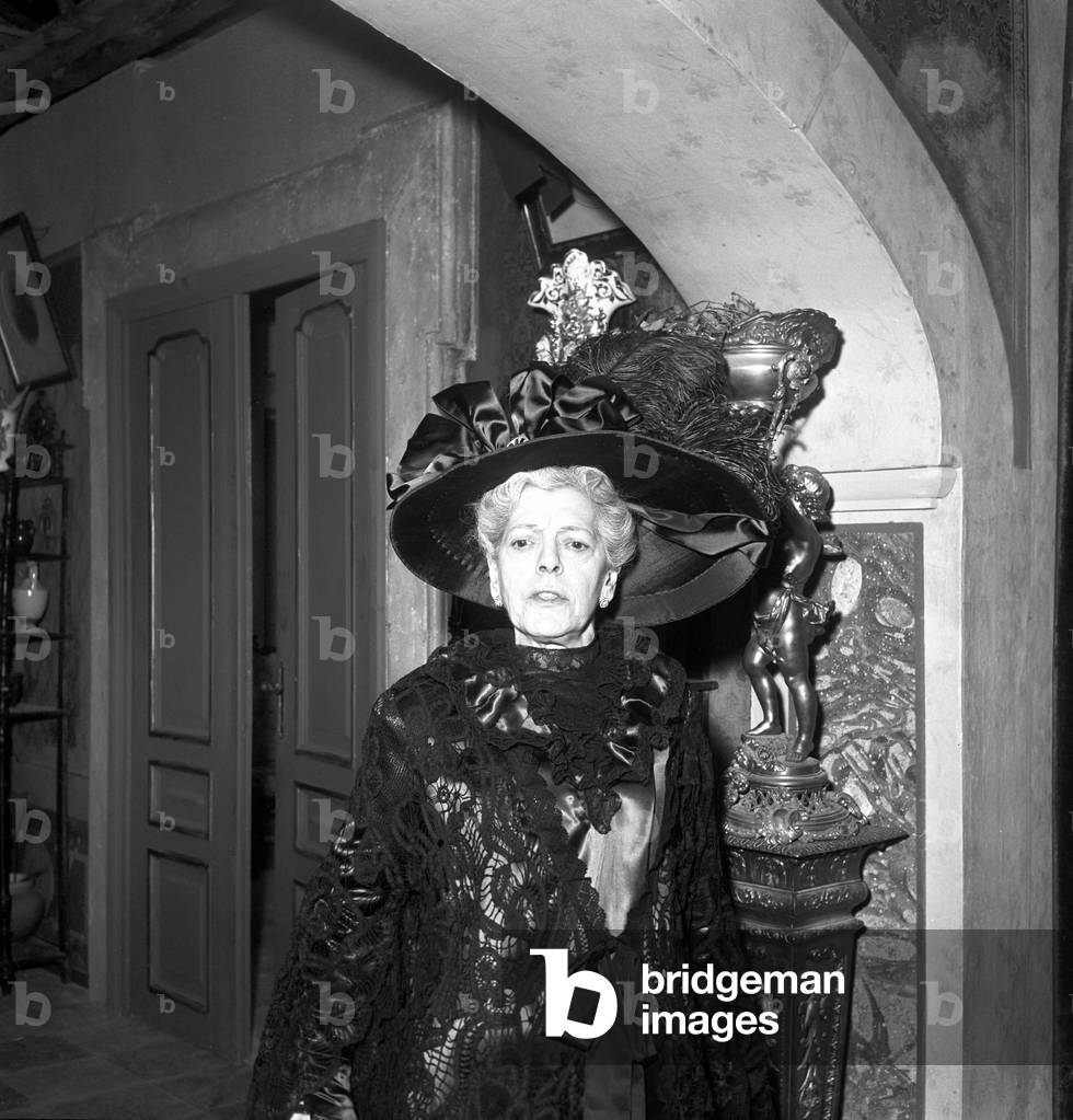 Tina Pica in La nonna Sabella, Italy, 1957 (b/w photo)