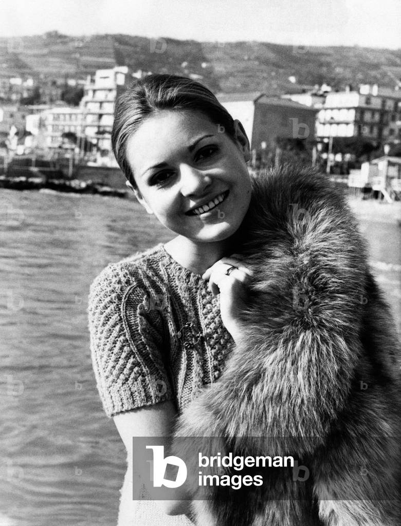 Anna Identici on the seaside