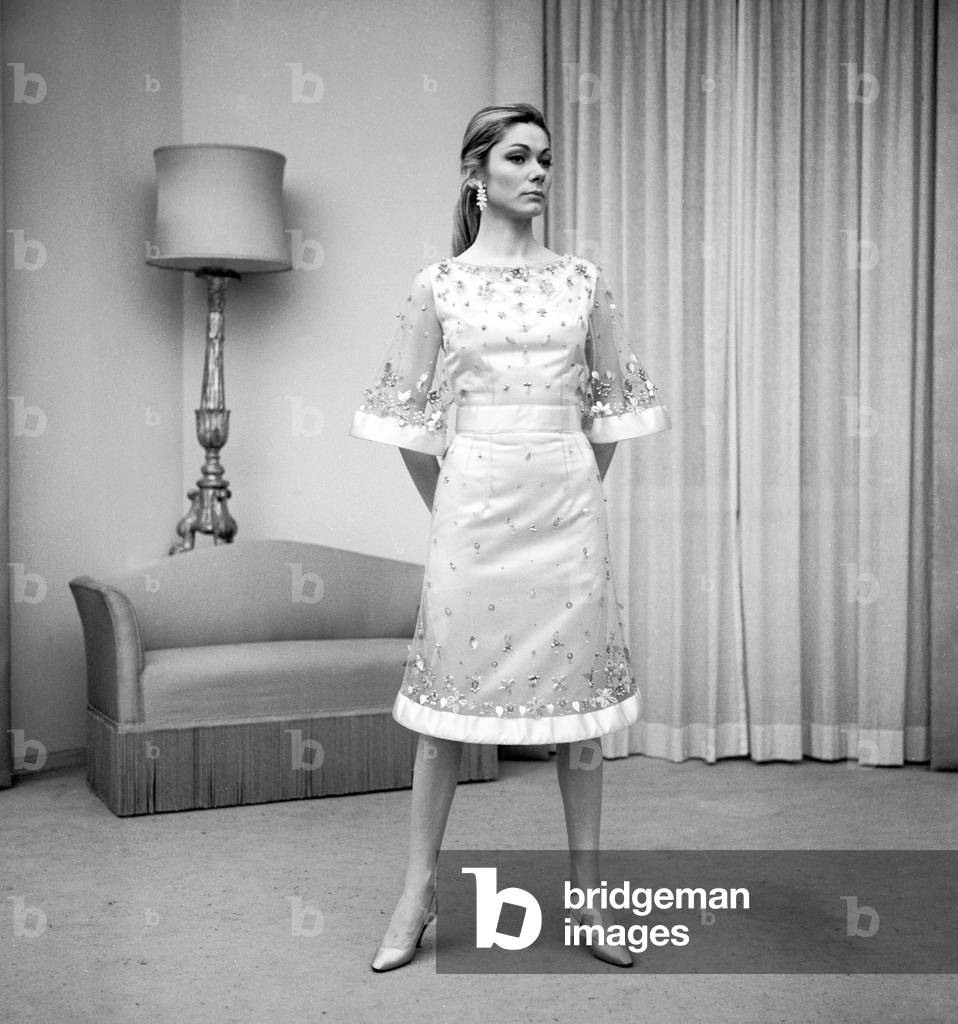 Danica Radosavljev posing, Italy, 1962 (b/w photo)