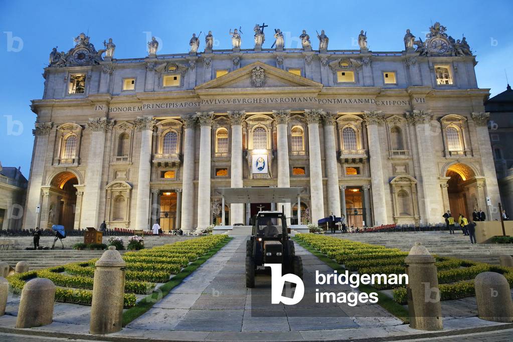 News story: the backstage of Vatican City, Vatican, 2010 (photo)