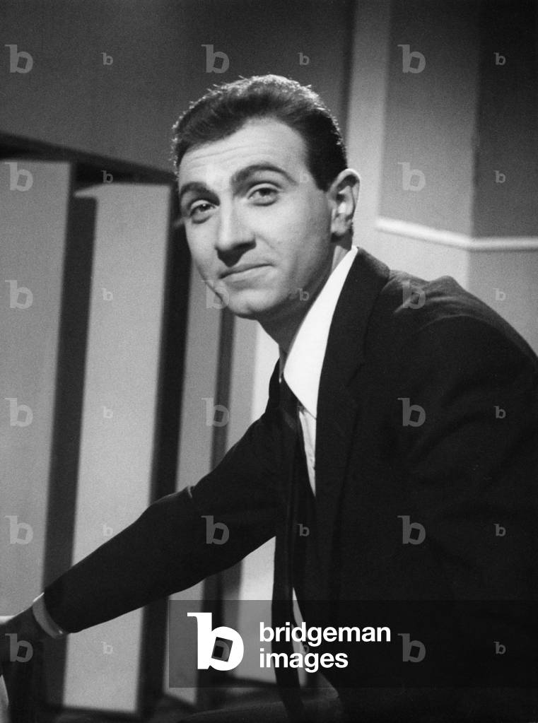 Pippo Baudo smiling in Settevoci