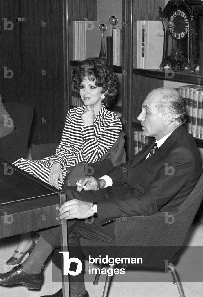 Luigi Comencini and Gina Lollobrigida at the press conference, Italy, 1971 (b/w photo)