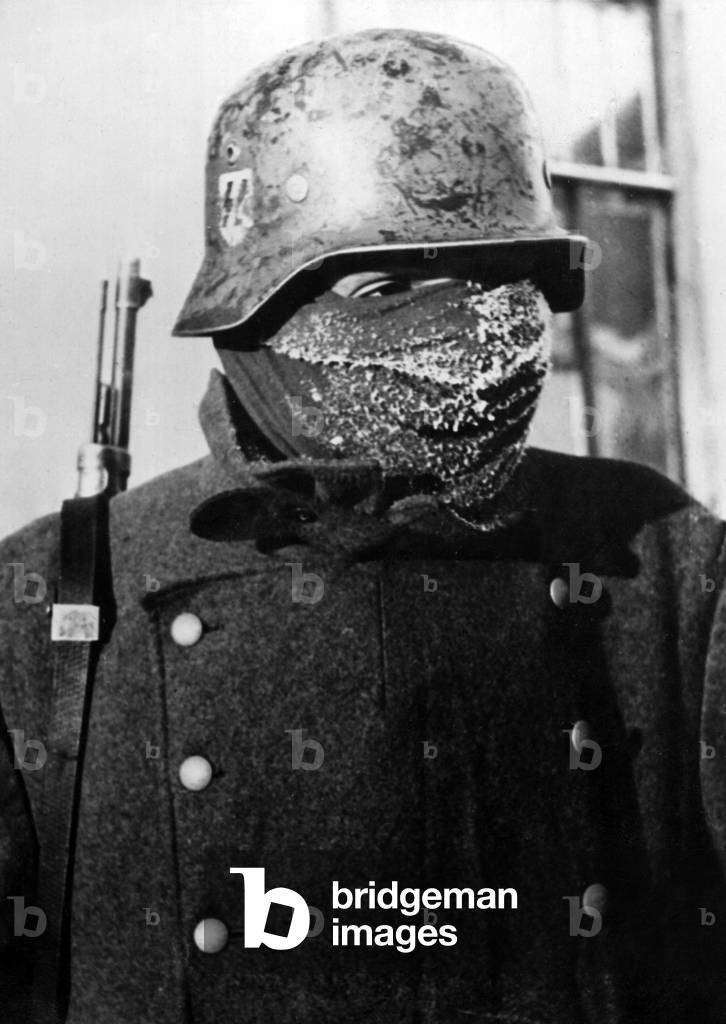 German soldier coping with the Russian cold