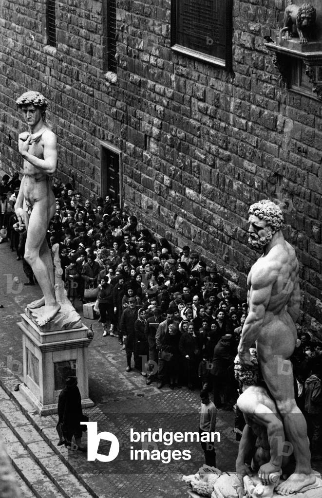 Crowd in Piazza della Signoria
