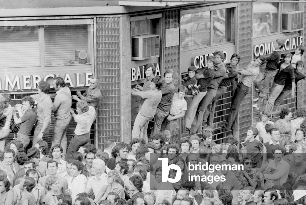 Robbery in Insubria Square, Italy, 1975 (b/w photo)
