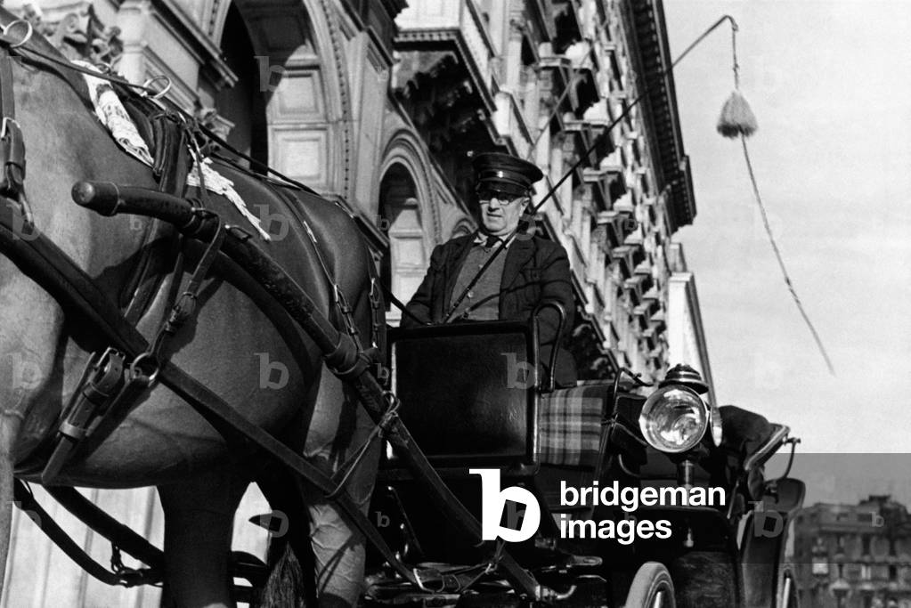 Carriange in piazza del Duomo in Milan