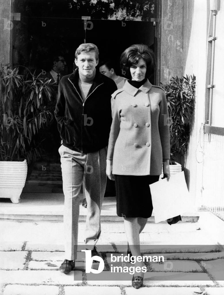 Fabrizio Ferretti and Iva Zanicchi walking together
