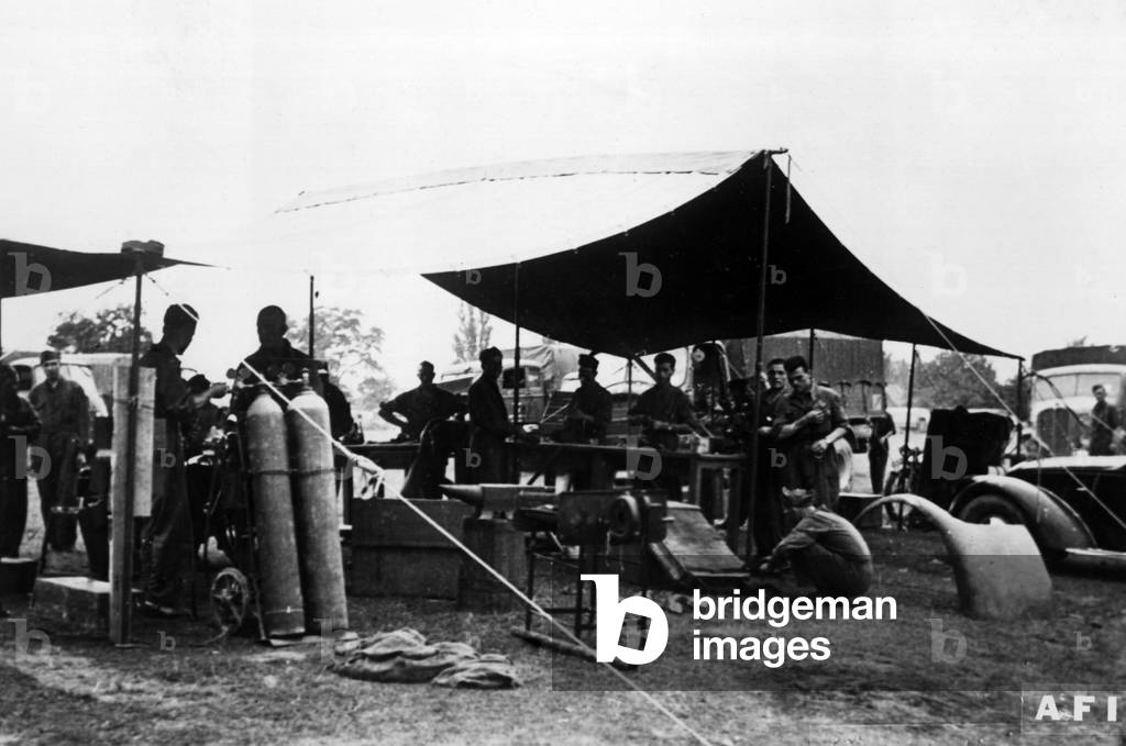 Workshop for repairs behind the lines