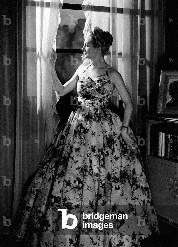 Sarah Ferrati in Cards on the table