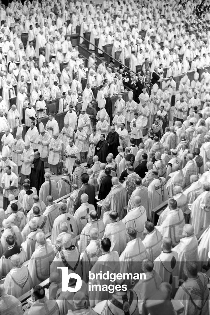 View of prelates at the Second Vatican Council, Vatican, 1960 (b/w photo)