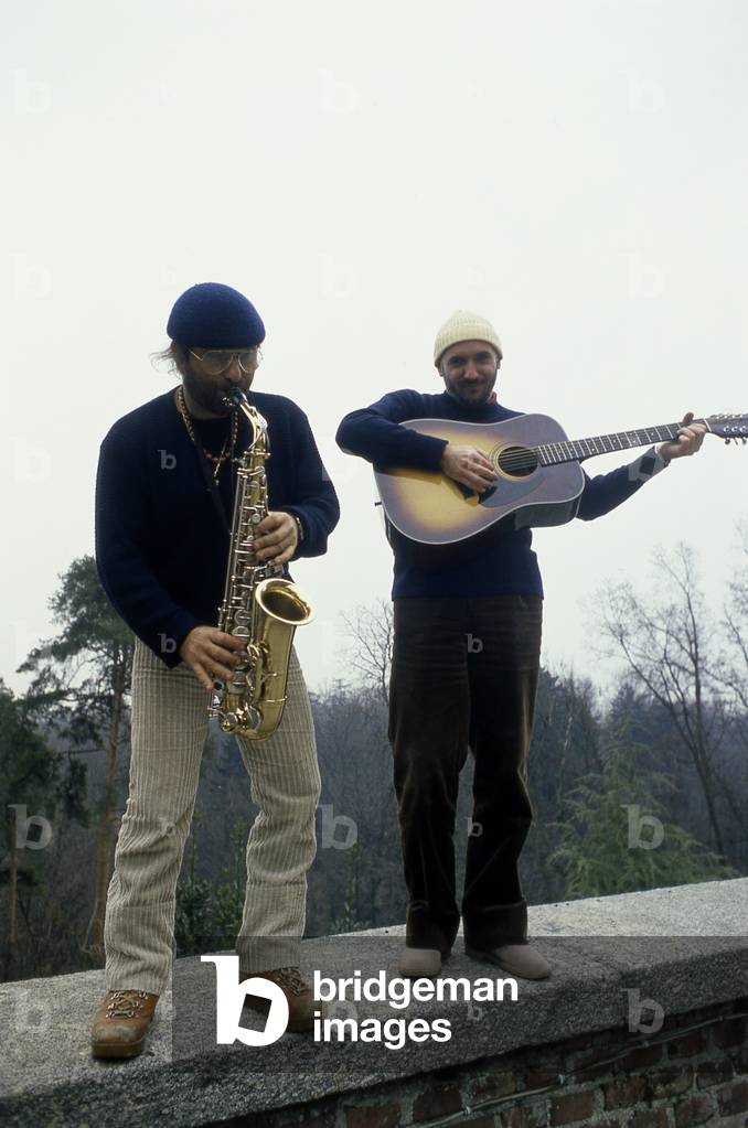 Lucio Dalla and Renzo Zenobi playing