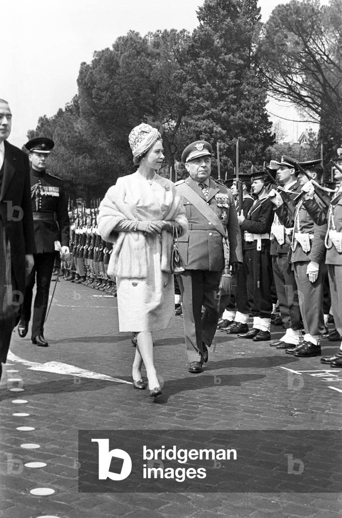 Elizabeth II on Piazza Venezia, Italy, 1961 (b/w photo)