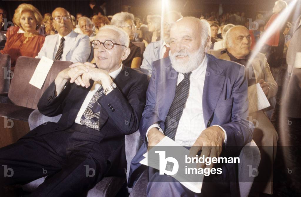 Altiero Spinelli and Leo Valiani attending a public meeting