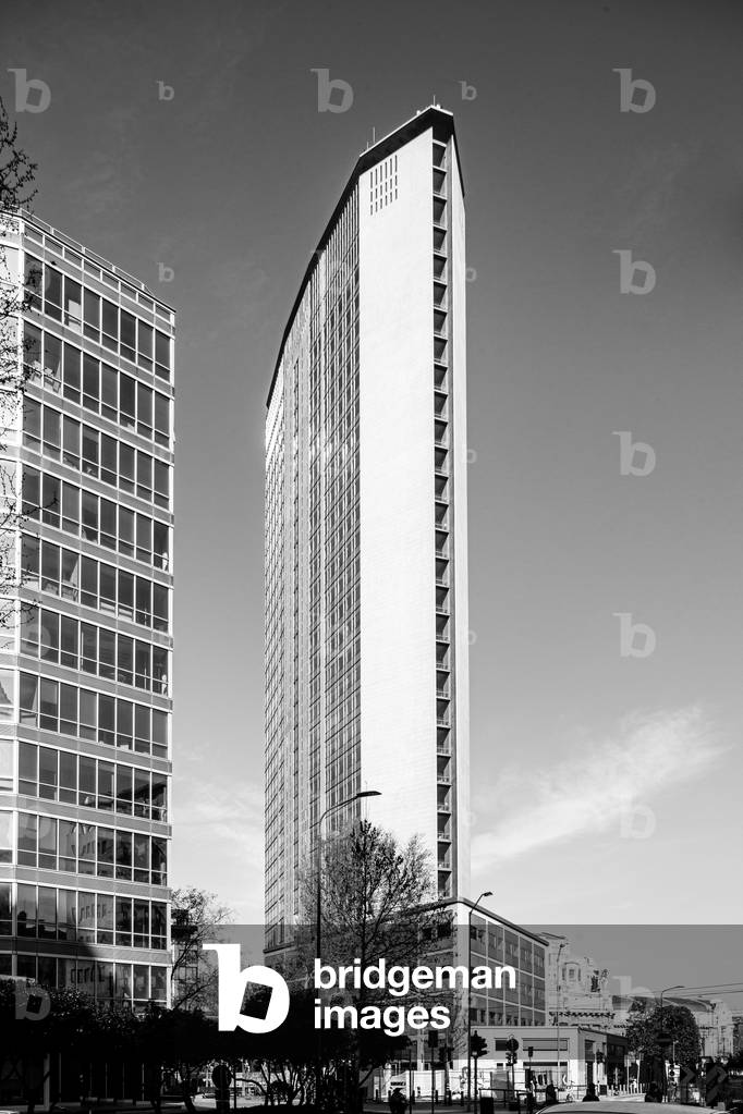 Pirelli Skyscraper, Milan, Italy, 2021 (photo)